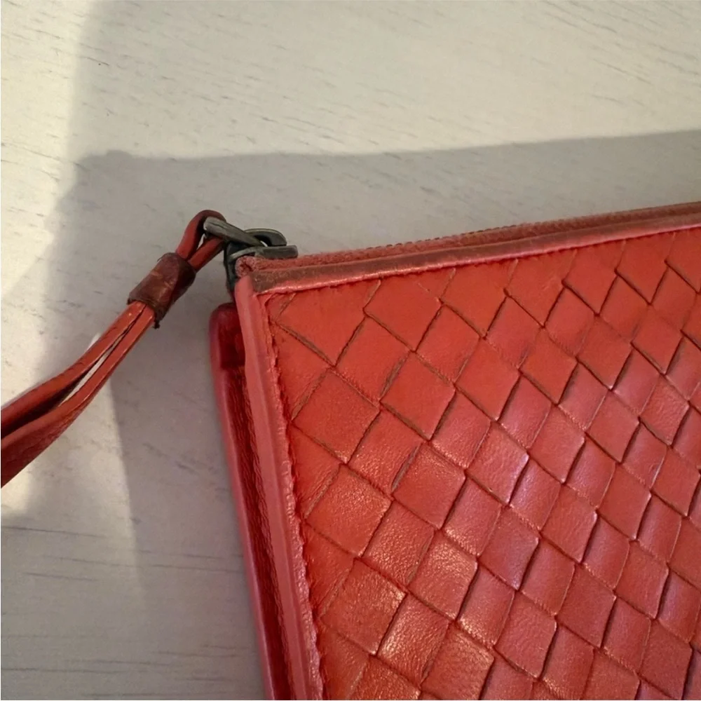 EUC-Bottega Veneta Coral Intrecciato Leather Long Wallet